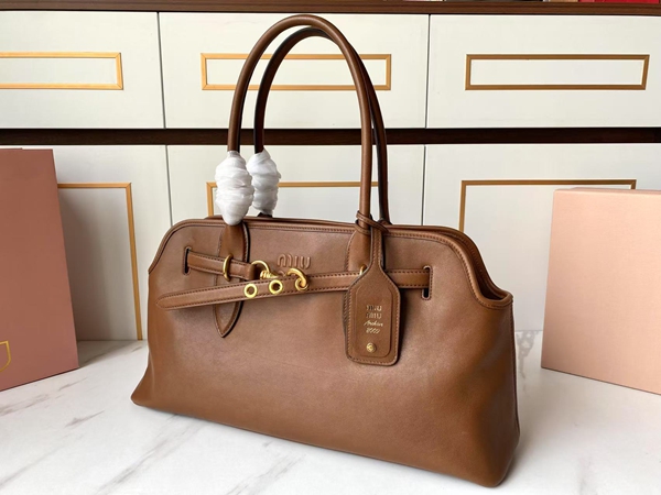 スーパーコピーブランドバッグ側面デザイン